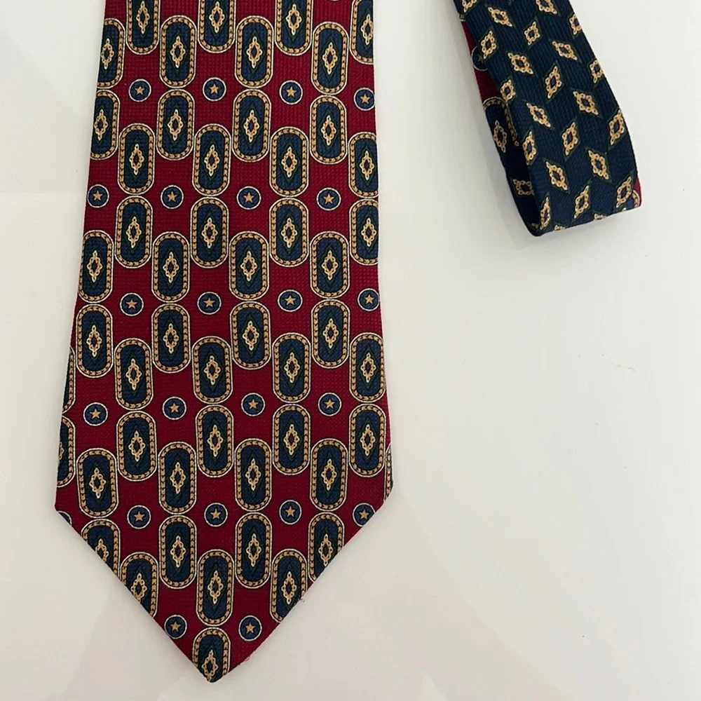 NWOT 100% Silk Tommy Hilfiger Tie Printed in Italy 60” Long (tall)